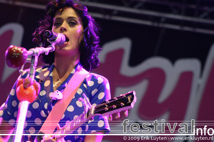 Katy Perry op Pinkpop 2009 foto