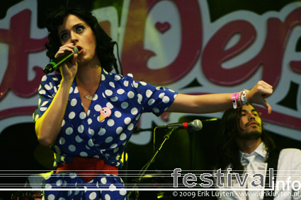 Katy Perry op Pinkpop 2009 foto