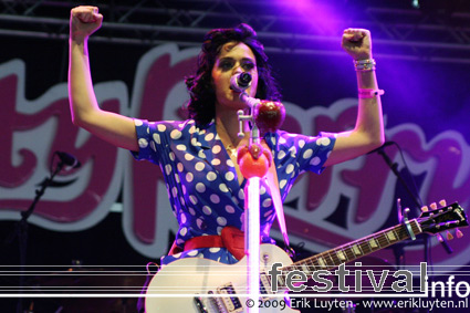 Katy Perry op Pinkpop 2009 foto