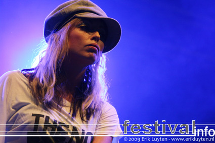 The Ting Tings op Pinkpop 2009 foto