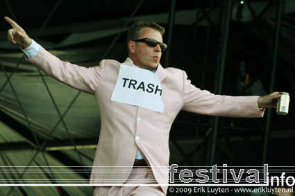 Madness op Pinkpop 2009 foto