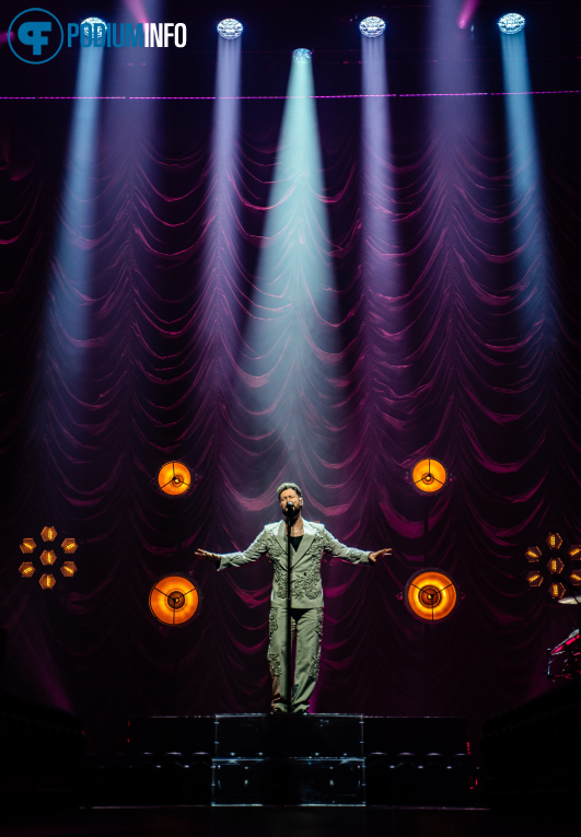Calum Scott op Calum Scott - 13/11 - AFAS Live foto