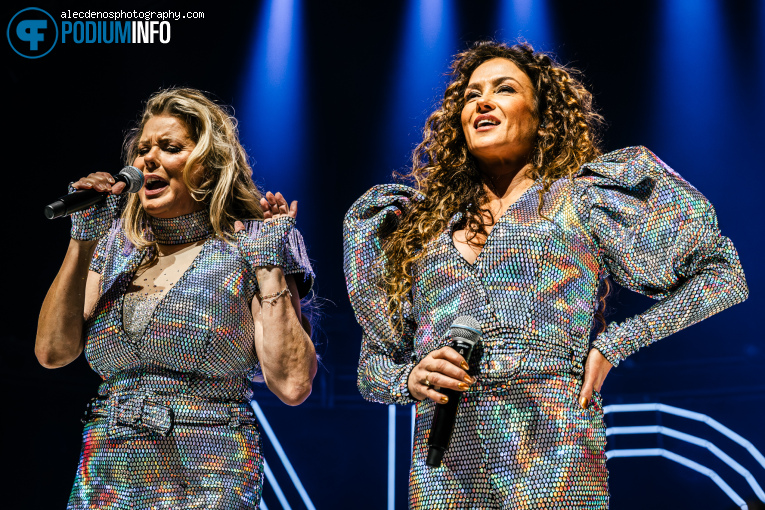Katja & Babette op Het Grote Ademnood Discobal - 07/11 - AFAS Live foto
