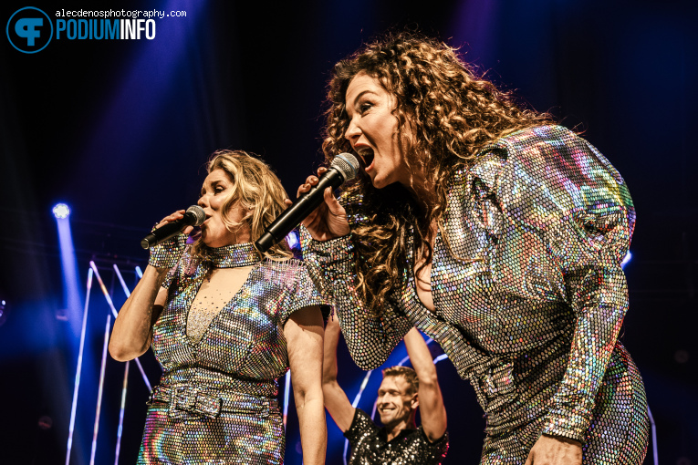 Katja & Babette op Het Grote Ademnood Discobal - 07/11 - AFAS Live foto