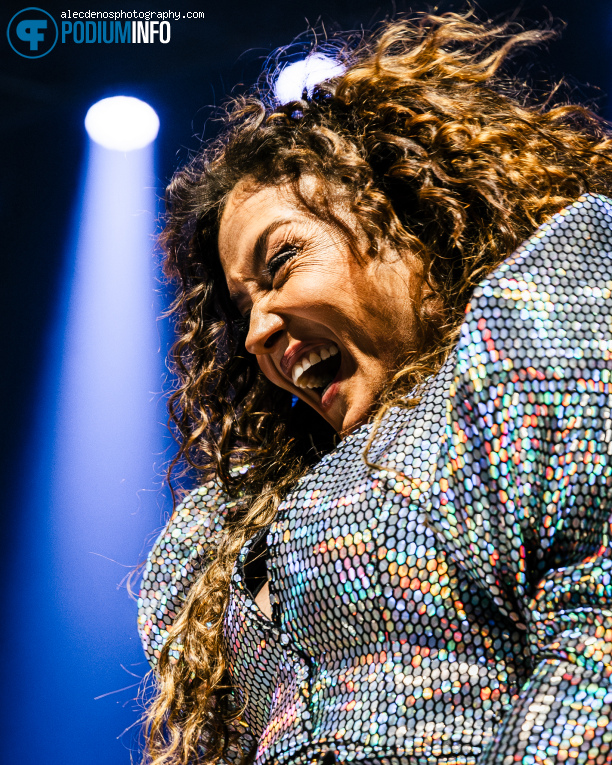 Katja Schuurman op Het Grote Ademnood Discobal - 07/11 - AFAS Live foto