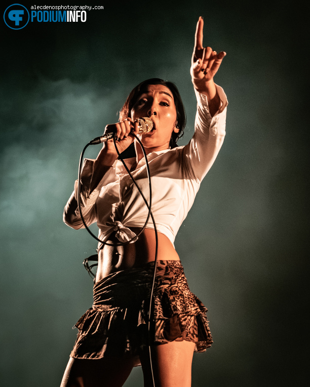 Miss Kaninna op Kneecap - 12/11 - AFAS Live foto
