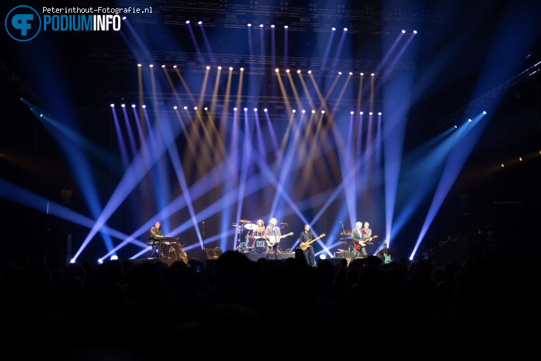 The Dire Straits Experience op The Dire Straits Experience In Rotterdam Ahoy - 12/11 - Ahoy foto