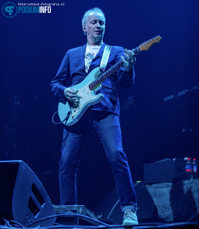 The Dire Straits Experience op The Dire Straits Experience In Rotterdam Ahoy - 12/11 - Ahoy foto
