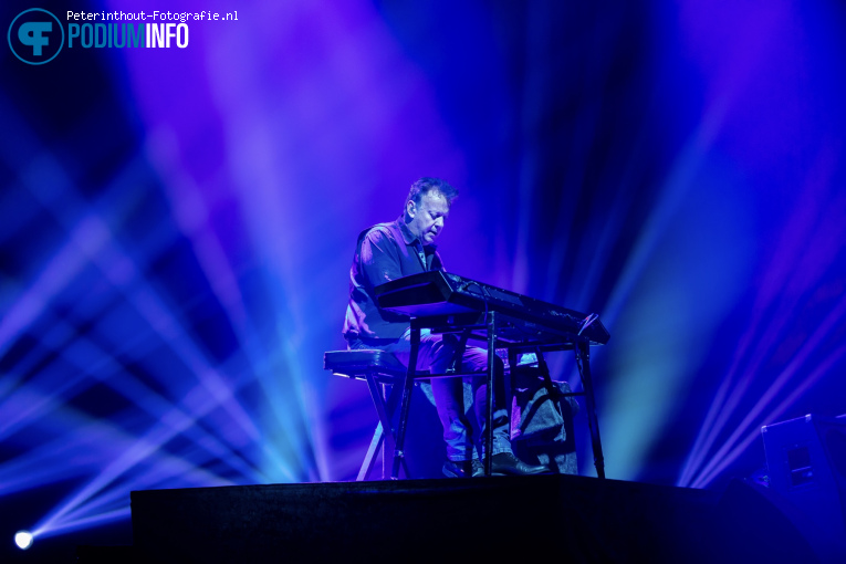 The Dire Straits Experience op The Dire Straits Experience In Rotterdam Ahoy - 12/11 - Ahoy foto