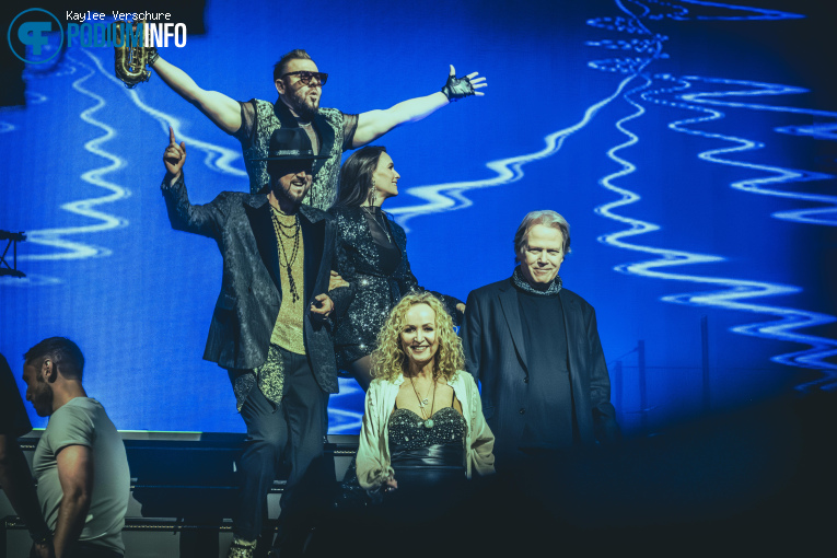 Sunstroke Project & Olia Tira op Het Grote Songfestivalfeest - 20/11 - Ziggo Dome foto