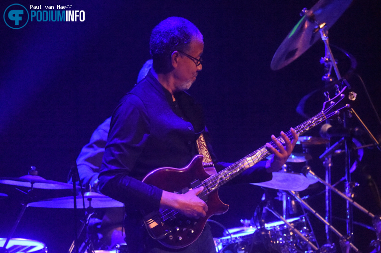 Stanley Clarke Band op Stanley Clarke Band - 18/11 - TivoliVredenburg foto