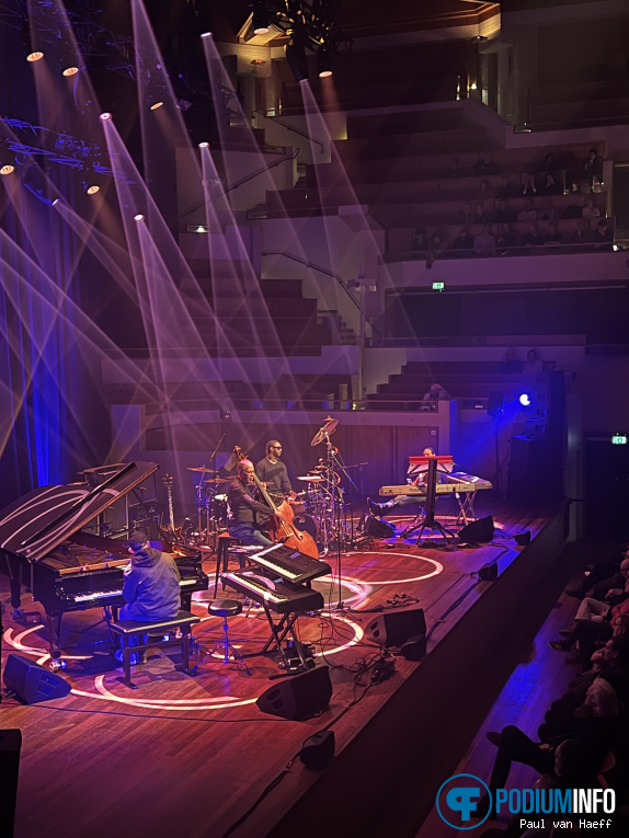 Stanley Clarke Band op Stanley Clarke Band - 18/11 - TivoliVredenburg foto