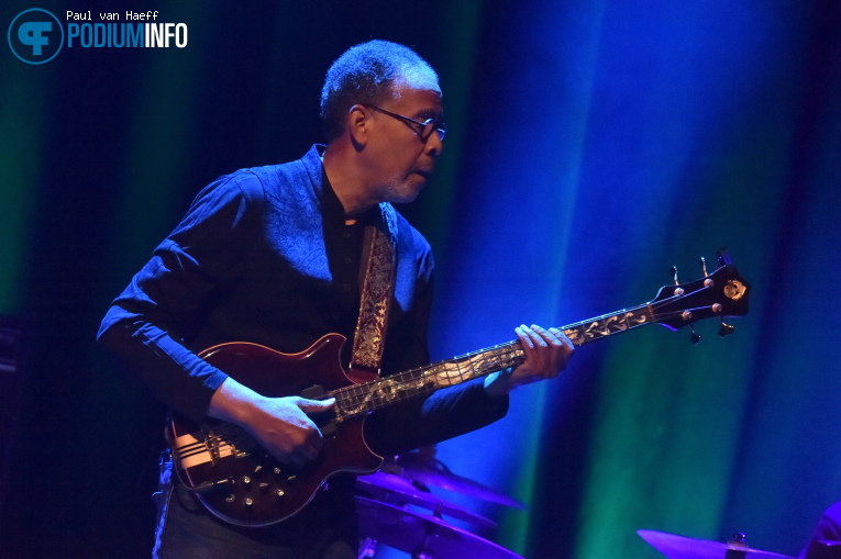 Stanley Clarke Band op Stanley Clarke Band - 18/11 - TivoliVredenburg foto