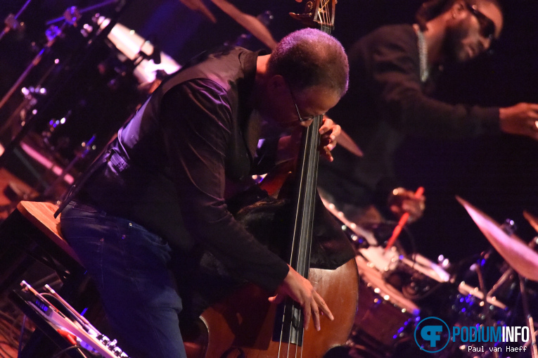 Stanley Clarke Band op Stanley Clarke Band - 18/11 - TivoliVredenburg foto