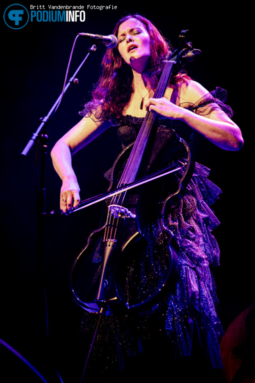 Maya Fridman op Sowulo - 22/11 - Patronaat foto