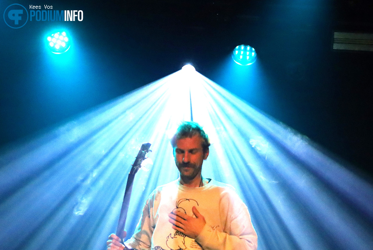 Jonas De Kesel op Trixie Whitley - 23/11 - Effenaar foto