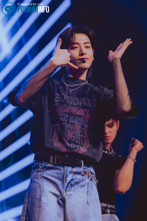 OneUs op OneUs - 09/12 - TivoliVredenburg foto