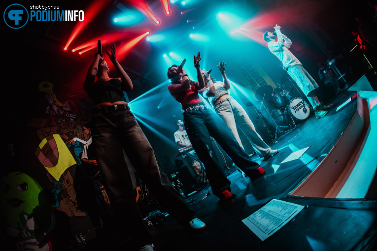 Sann!e & Fr!ends op SANN!E & FR!ENDS - 07/12 - Fluor foto