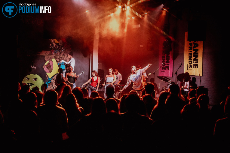Sann!e & Fr!ends op SANN!E & FR!ENDS - 07/12 - Fluor foto