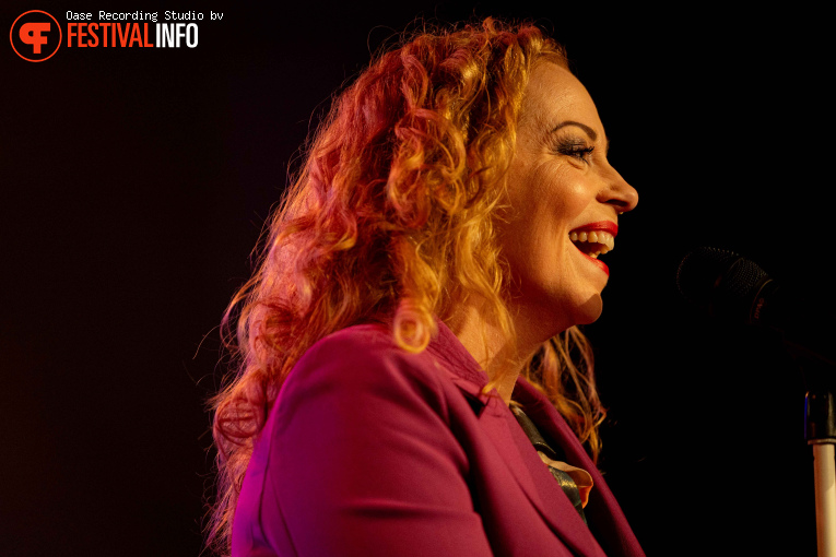 Anneke van Giersbergen op MOMfest 2025 foto