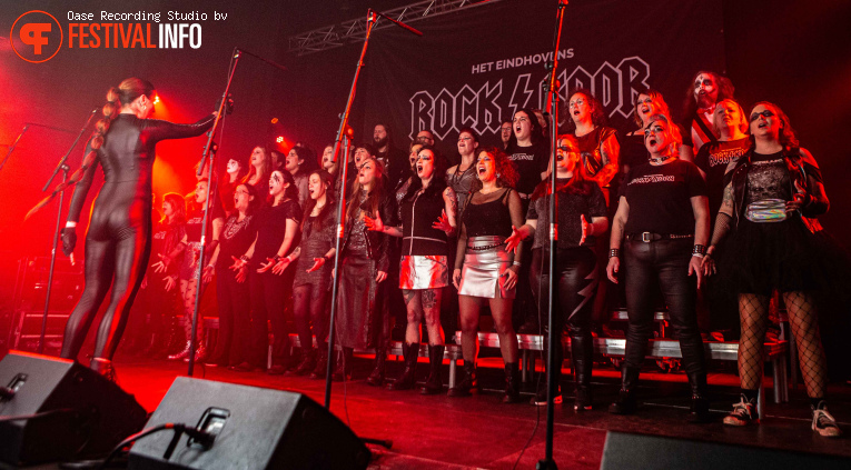 Eindhovens Rockkoor op MOMfest 2025 foto