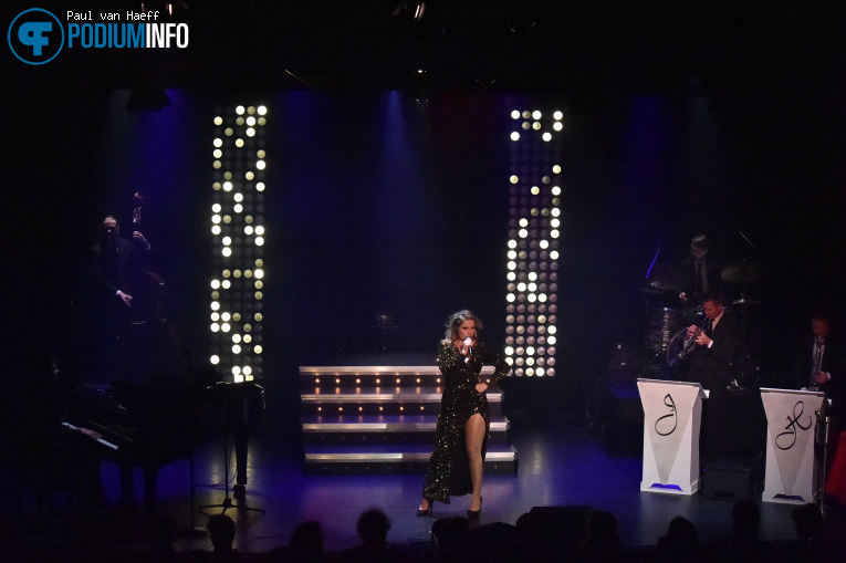 Julie Huard op Julie Huard | Let's Go Paris! - 13/12 - Spant! foto
