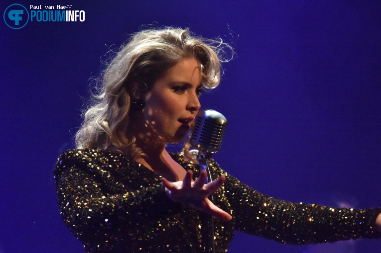 Julie Huard op Julie Huard | Let's Go Paris! - 13/12 - Spant! foto