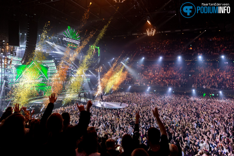 Sven Versteeg op Muziekfeest Van Het Jaar - 12/12 - Ziggo Dome foto