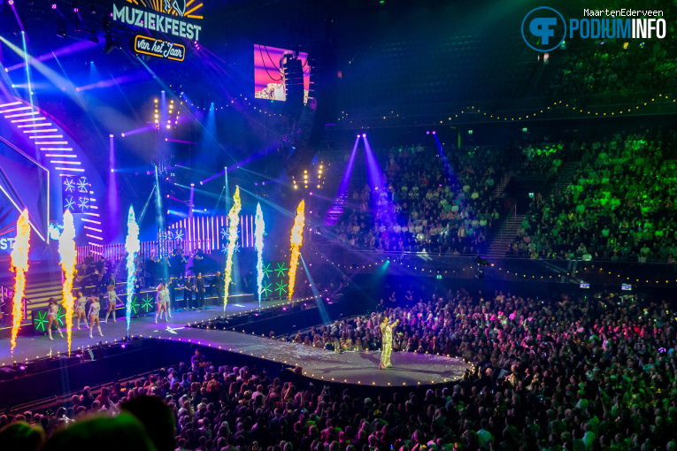 Gerard Joling op Muziekfeest Van Het Jaar - 12/12 - Ziggo Dome foto