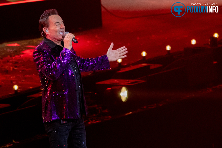 Gerard Joling op Muziekfeest Van Het Jaar - 12/12 - Ziggo Dome foto