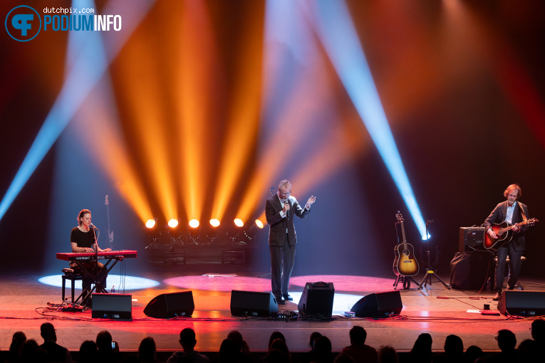 Matt Berninger op Matt Berninger (extra show) - 14/12 - Theater Rotterdam foto