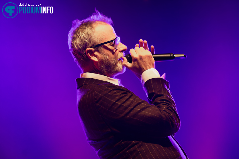 Matt Berninger op Matt Berninger (extra show) - 14/12 - Theater Rotterdam foto