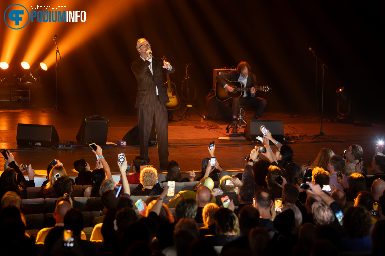 Matt Berninger op Matt Berninger (extra show) - 14/12 - Theater Rotterdam foto