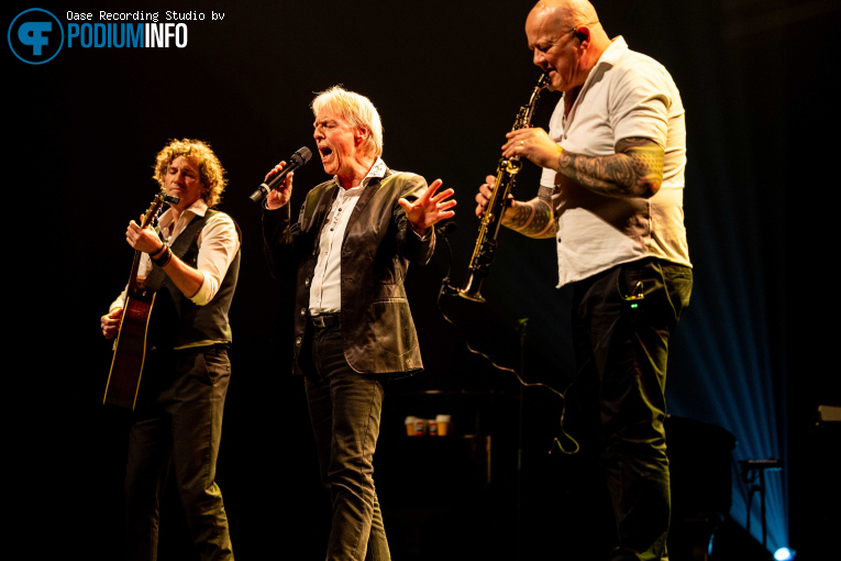 Tribute To The Music Of Live Aid op Tribute To The Music Of Live Aid - 27/12 - Deventer Schouwburg foto