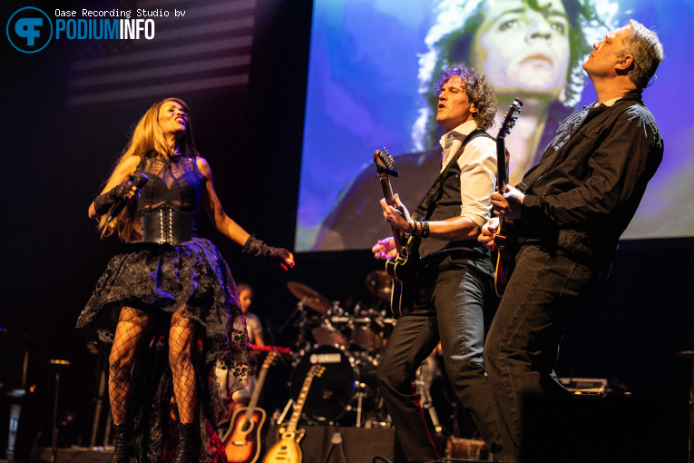 Tribute To The Music Of Live Aid op Tribute To The Music Of Live Aid - 27/12 - Deventer Schouwburg foto
