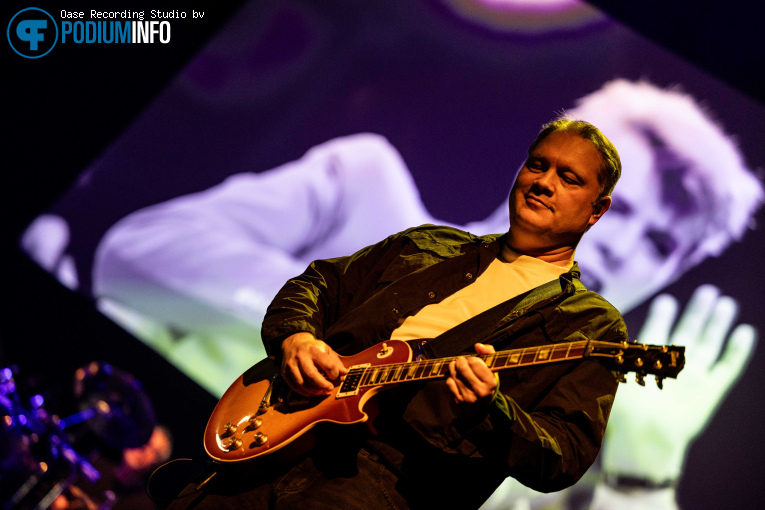 Tribute To The Music Of Live Aid op Tribute To The Music Of Live Aid - 27/12 - Deventer Schouwburg foto