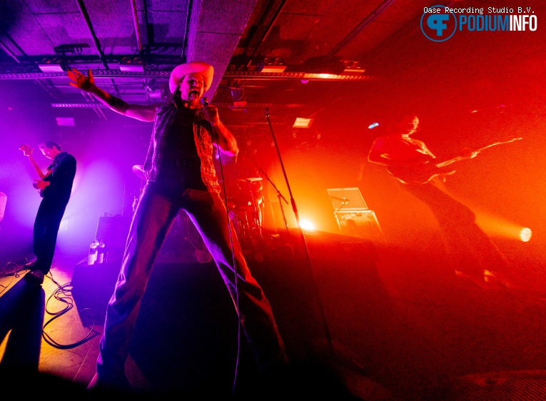 The Grand East op 4e Kerstbal - 28/12 - Burgerweeshuis foto