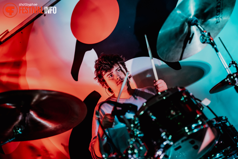 MOMSNAME op Eurosonic Noorderslag (ESNS) 2026 - Woensdag foto