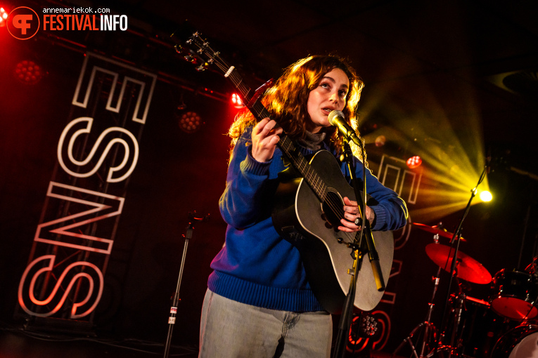 Eleni Drake op Eurosonic Noorderslag (ESNS) 2026 - Woensdag foto