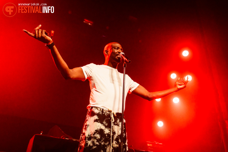 Joshua Idehen op Eurosonic Noorderslag (ESNS) 2026 - Donderdag foto