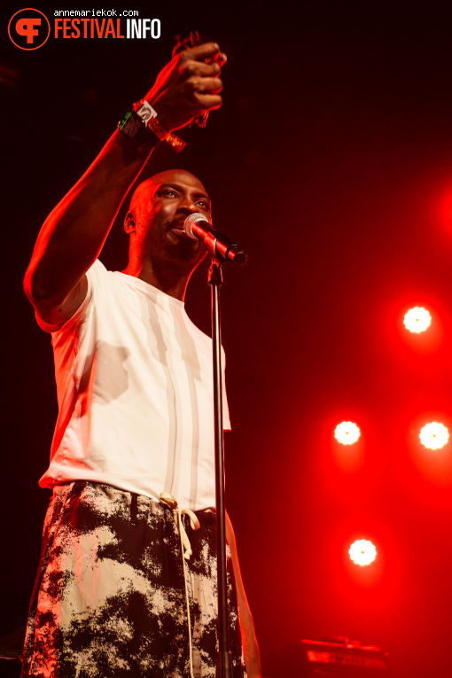 Joshua Idehen op Eurosonic Noorderslag (ESNS) 2026 - Donderdag foto