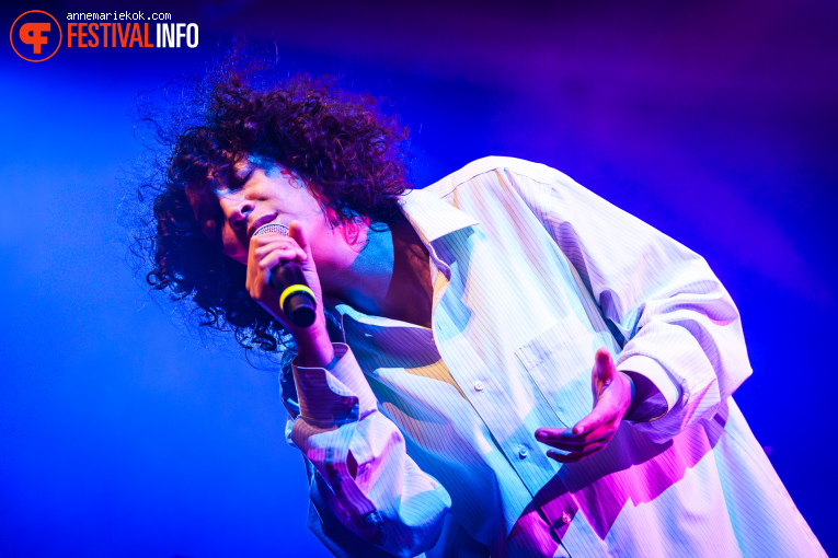 Léonie Pernet op Eurosonic Noorderslag (ESNS) 2026 - Vrijdag foto