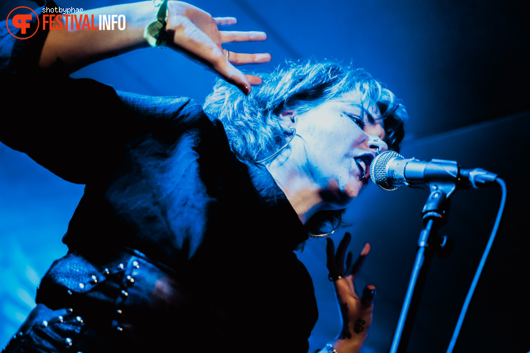 C'est Qui? op Eurosonic Noorderslag (ESNS) 2026 - Zaterdag foto