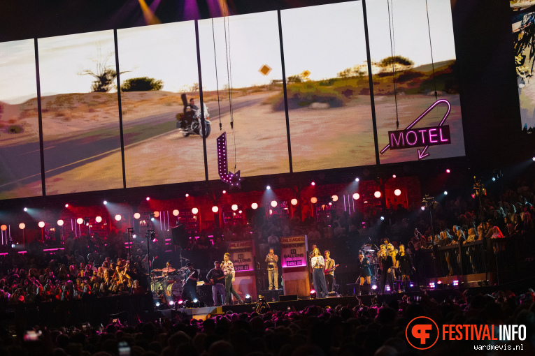 Douwe Bob op De Vrienden van Amstel LIVE - 09/01 - Ahoy foto