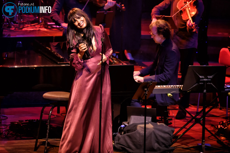 Maria Mena op Amsterdam Sinfonietta / Maria Mena - 19/01 - Concertgebouw foto
