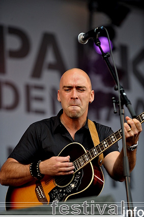 Ed Kowalczyk op Parkpop 2009 foto