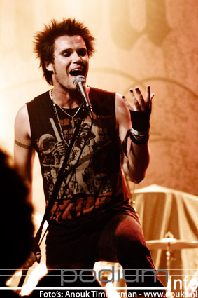 Heavens Basement op Papa Roach - 27/6 - Atak foto