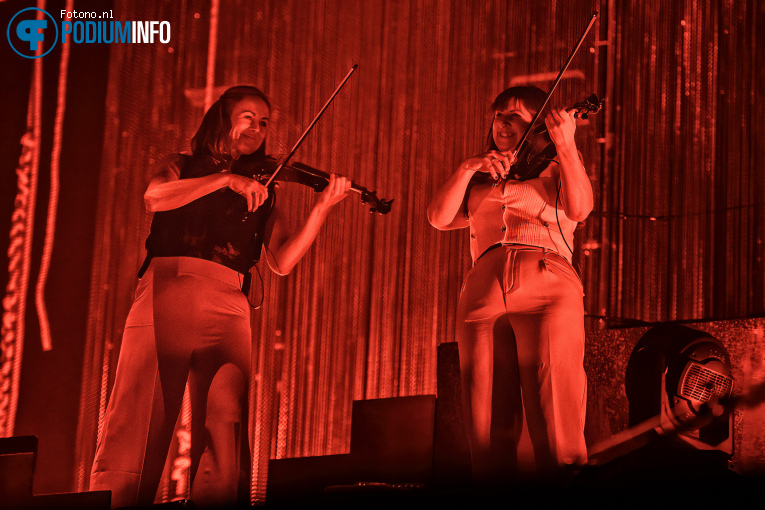 Biffy Clyro op Biffy Clyro - The Futique Tour - 30/01 - AFAS Live foto