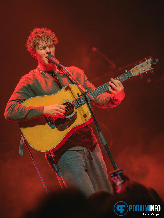 Bertie Newman op Christopher - 03/02 - TivoliVredenburg foto