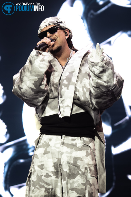 Ronnie Flex op New Wave in concert - Jubileumshow - 02/02 - Ziggo Dome foto